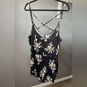 🧡☀️Romper - Size L☀️🧡